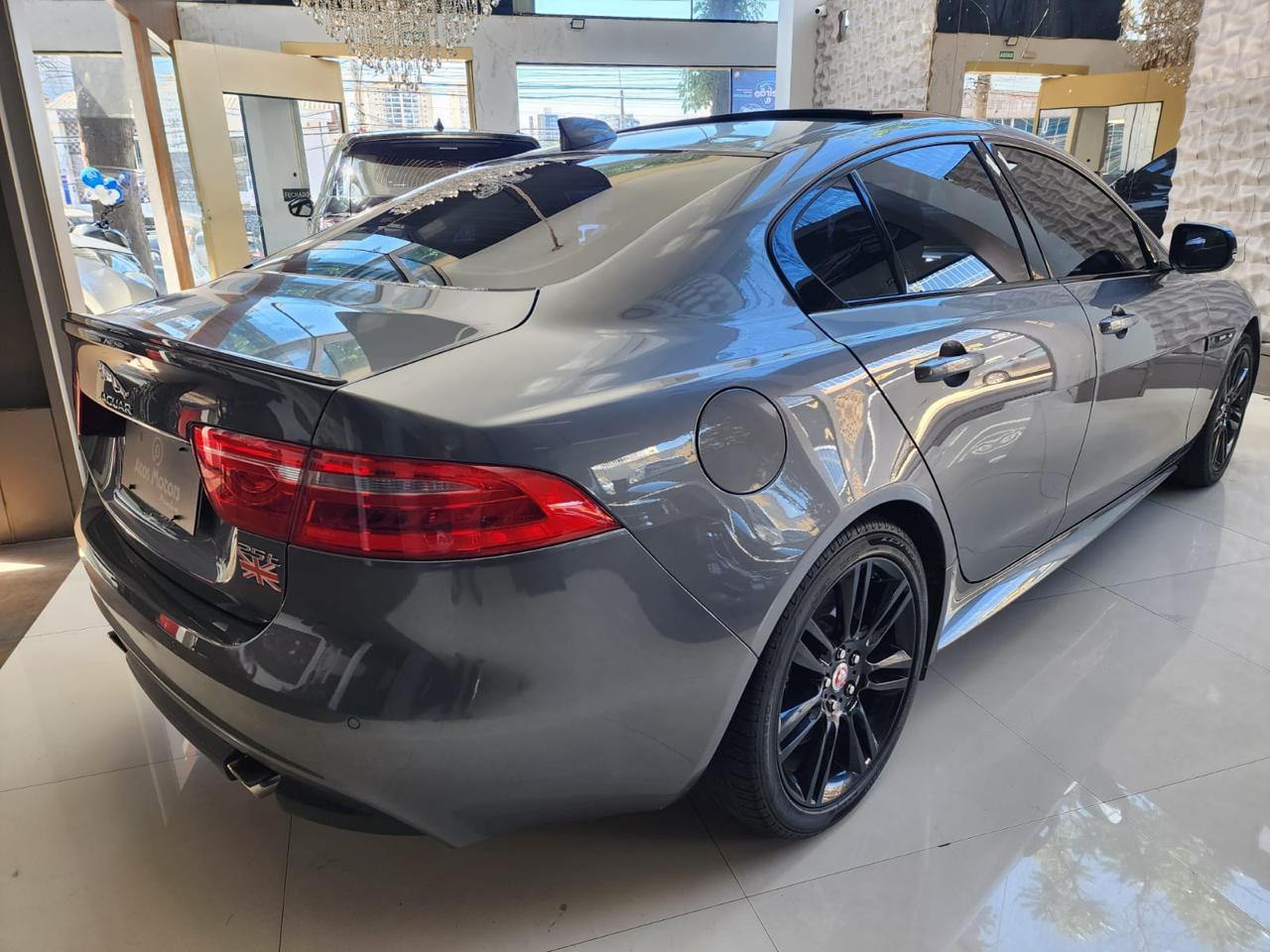 JAGUAR XE