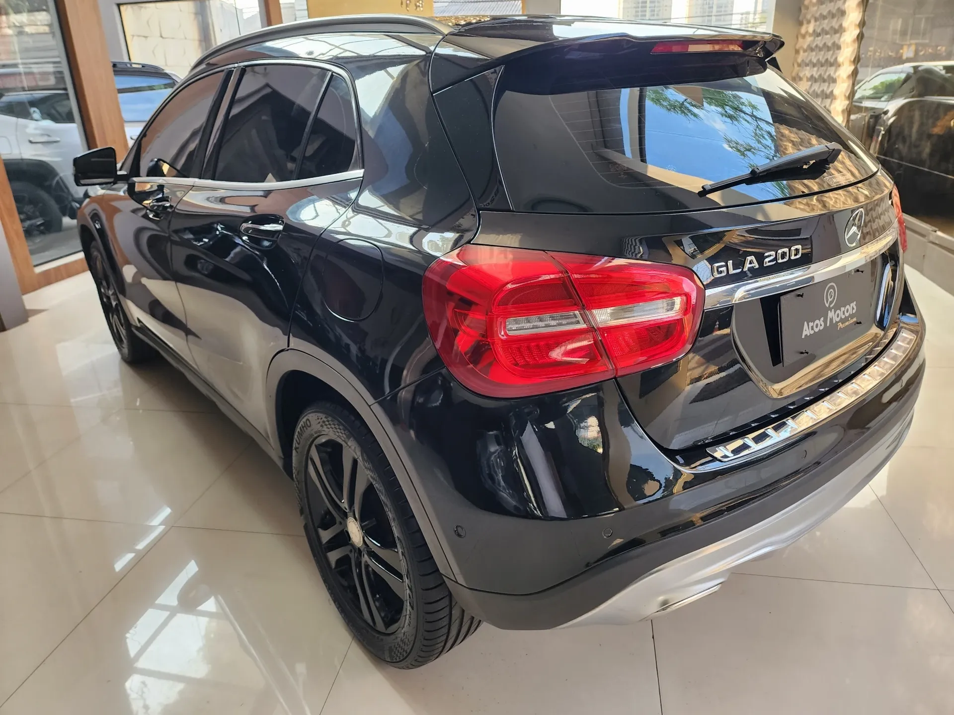 MERCEDES-BENZ GLA 200