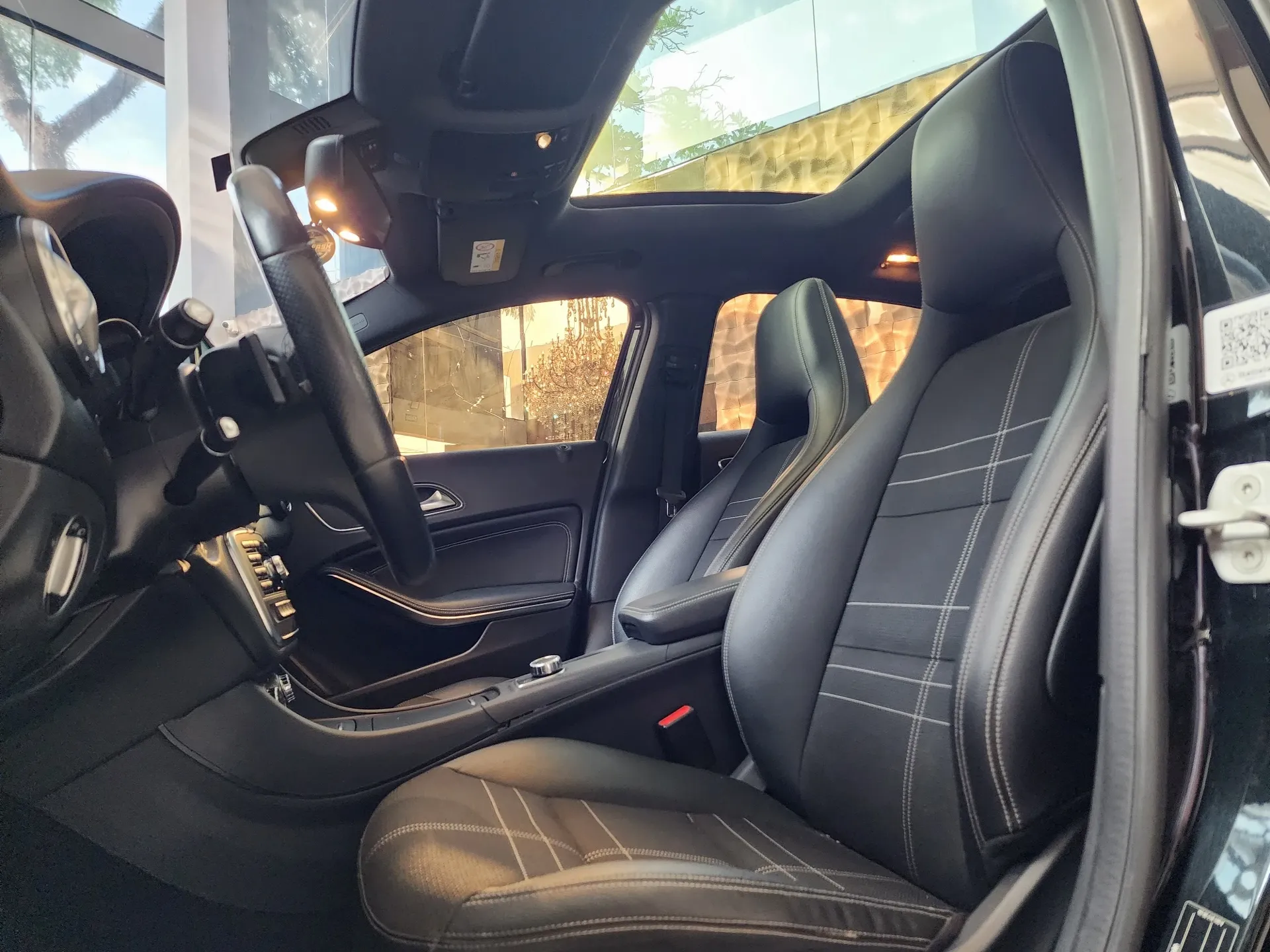 MERCEDES-BENZ GLA 200