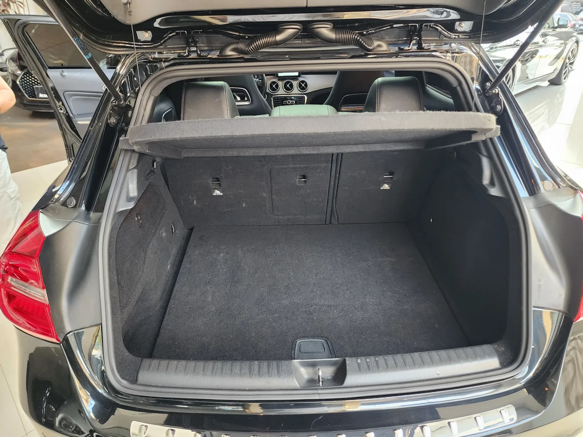 MERCEDES-BENZ GLA 200